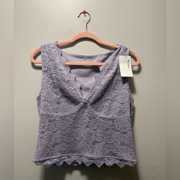 ReoRia Tops - Lavender Lace Sleeveless Top